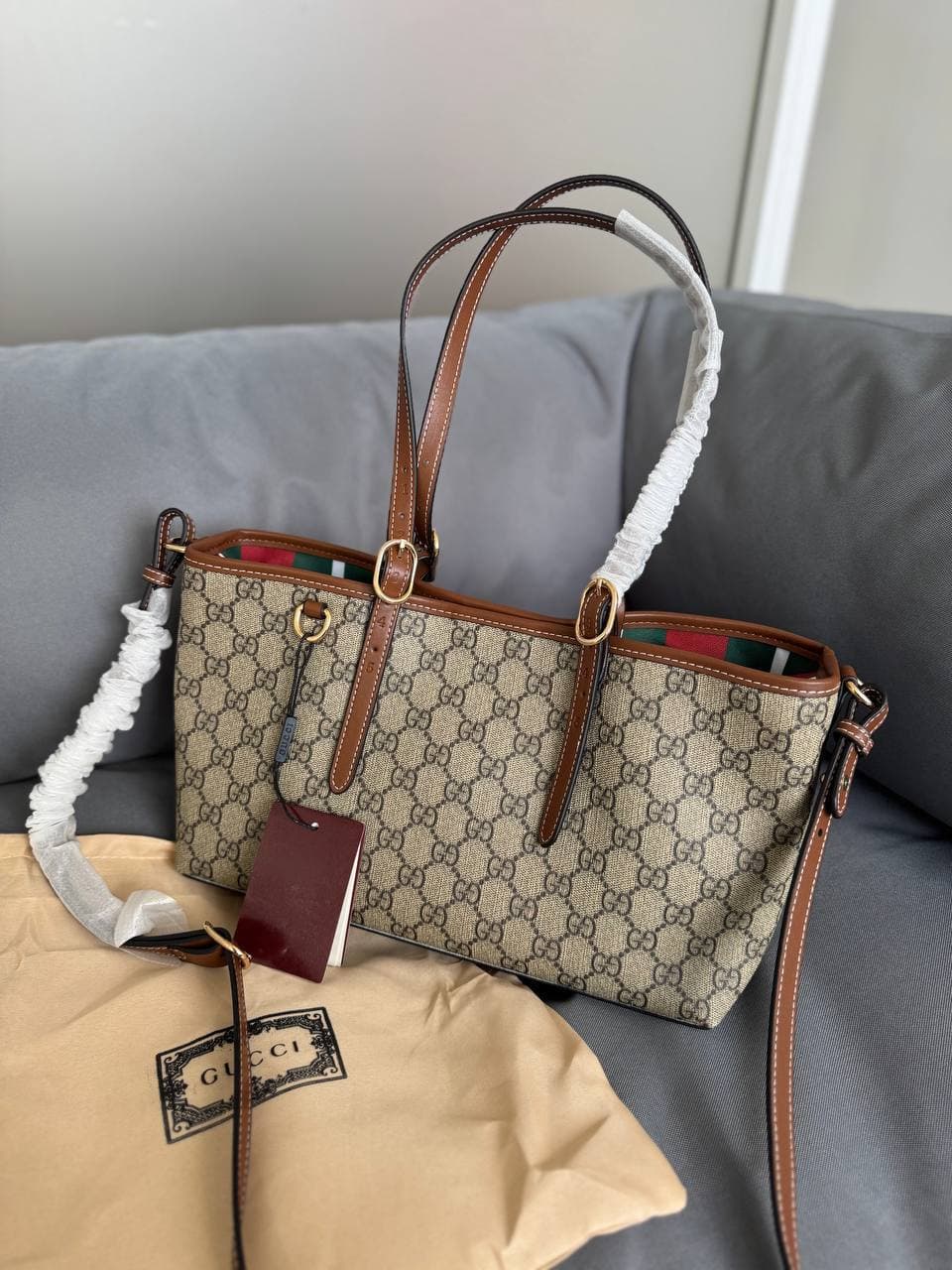 Gucci Emblem medium tote bag шопер жіночий