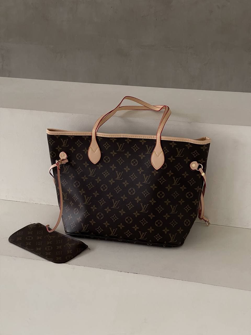 Сумка-шопер Louis Vuitton Neverfull
