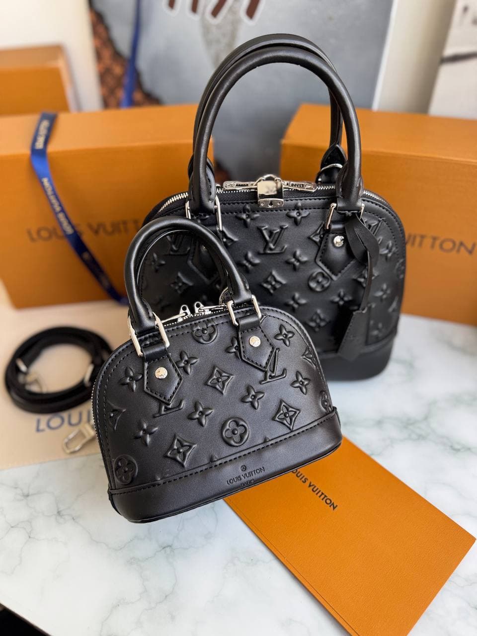 Louis Vuitton Alma Black маленька